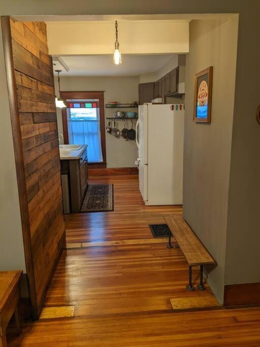 Large Bakery Apartment - Central Downtown Location Fredonia Εξωτερικό φωτογραφία