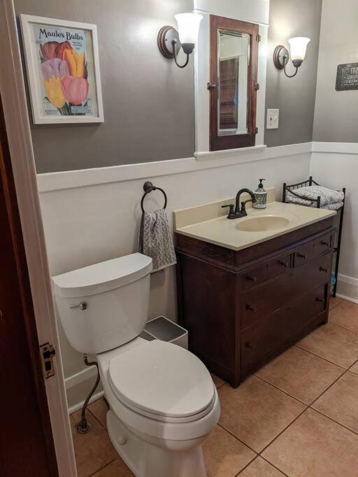 Large Bakery Apartment - Central Downtown Location Fredonia Εξωτερικό φωτογραφία