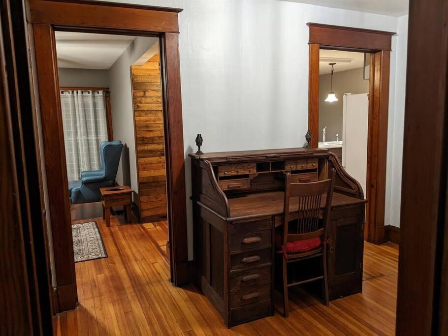 Large Bakery Apartment - Central Downtown Location Fredonia Εξωτερικό φωτογραφία