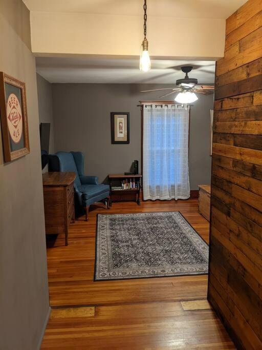 Large Bakery Apartment - Central Downtown Location Fredonia Εξωτερικό φωτογραφία